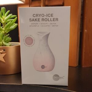 Skin Inc CRYO ICE SAKE ROLLER Facial Blush Edition Depuff Detox NEW NIB NICE